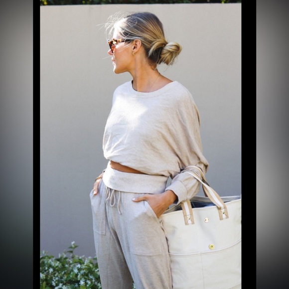 L Space Pillow Talk Pullover in Oatmeal . Size XS - Picture 3 of 6